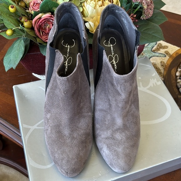 Brand New Jessica Simpson Genuine Suede Gray & Black Slip On Heeled Booties Boot - Picture 6 of 15